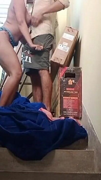 Una casalinga indù bengalese viene scopata come una cagna