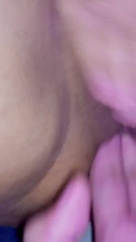Istri pinay yang imut lagi asik fingering memeknya sambil merangkak sambil merangkak - rekaman seks amatir