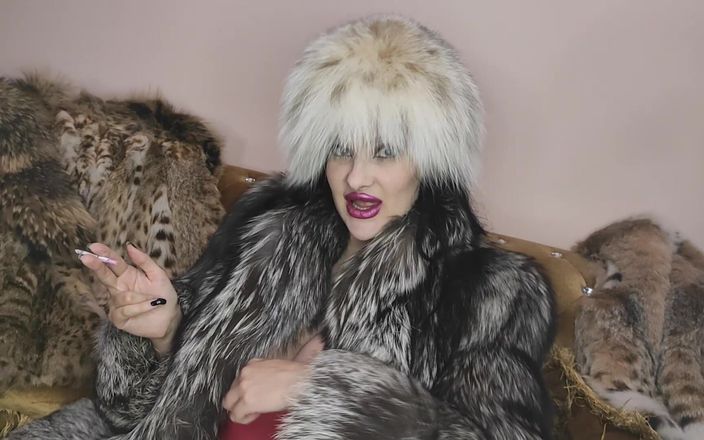 Princess18_: Богиня в мехах и латексе, страпон, сквирт