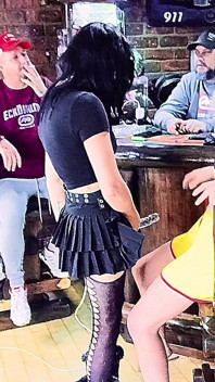 Quello che è successo qui la mia ragazza ha usato un dildo sulla mia sorellastra