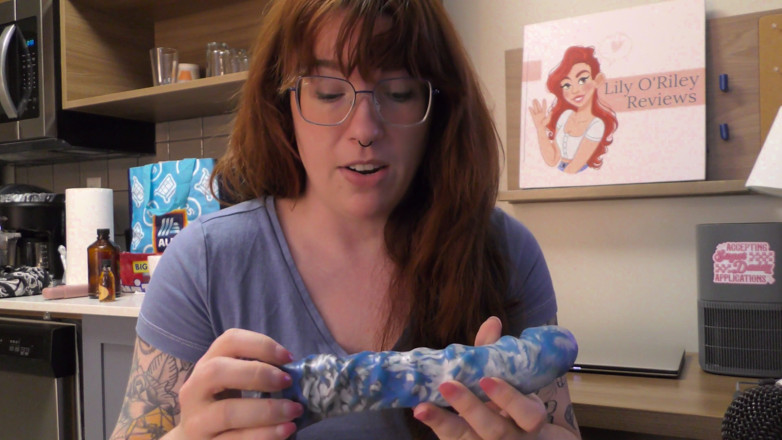 Lily O'Riley: NSFW Review of the Night King Dildo von Uberrime