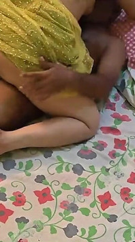 Istri orang pertama kali sama suaminya