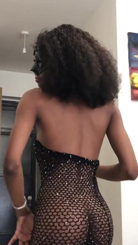 Ebony Babe Prepares for Raw BBC Fuck