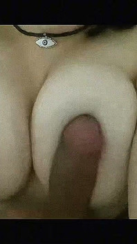 Incroyable anal à belle poitrine