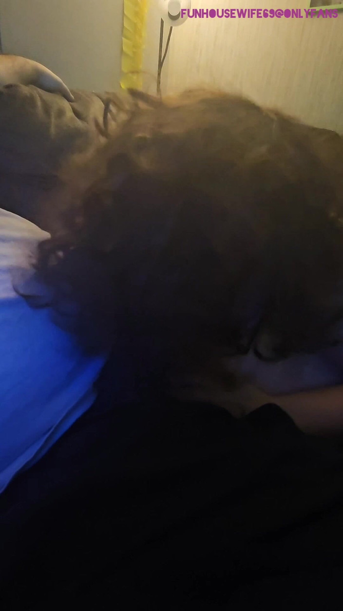 Funhousewife69: Он сказал мне пососать его член, чтобы я сделала