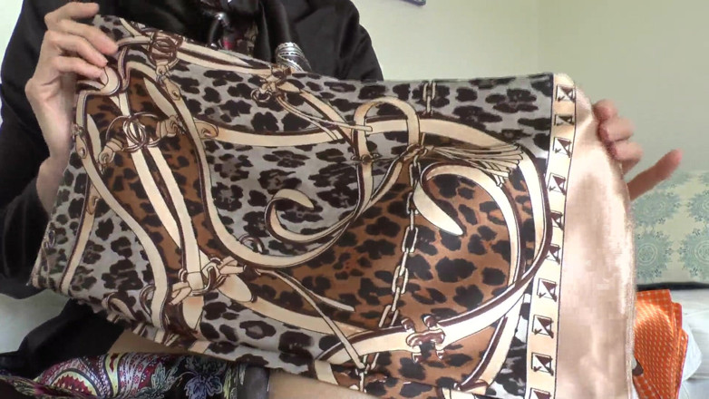 Lady Victoria Valente: Paskalyada saten atkımın üzerine boşalabilirsiniz, Lady Victoria Valente