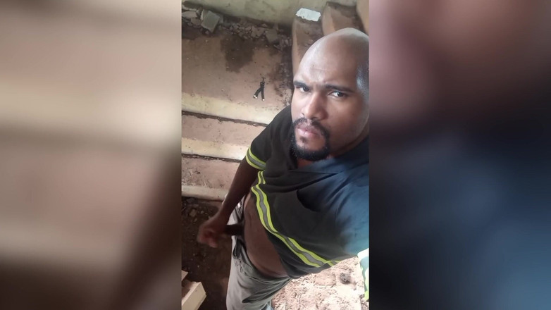 TheBlacKHunterr: Pe scările clădirii lovind un