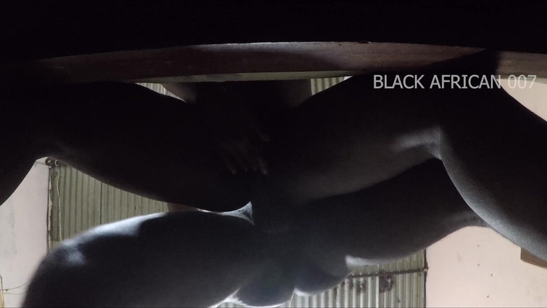 Black African 007: Я думаю, что буду забеременеть от моего сводного брата сексом без презерватива