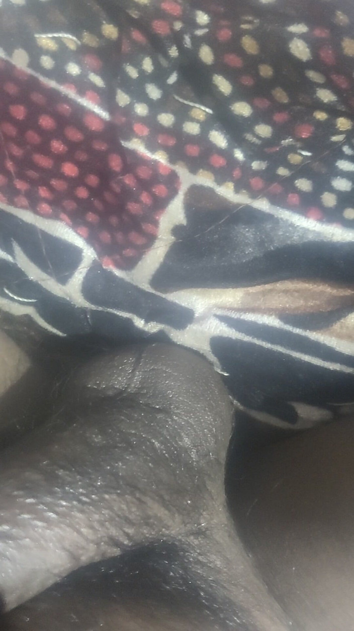 Gigolo Tv: Ik zag mijn stiefbroer zijn penis schudden