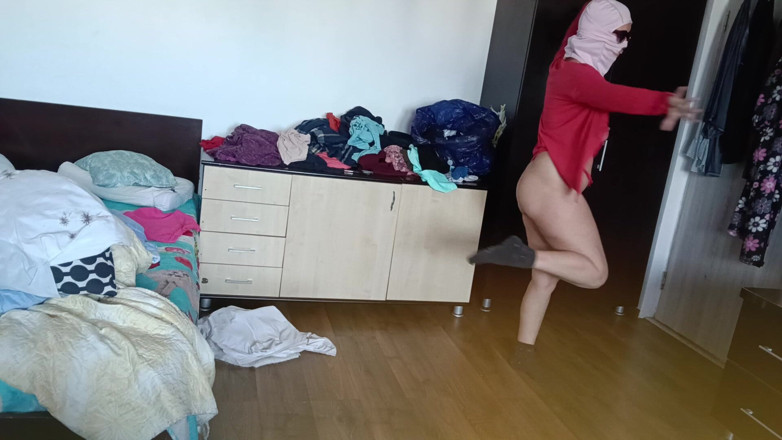 Mirsur: La Moglie Amatoriale Si Diverte a Provare I Vestiti E...