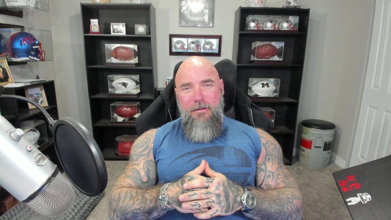 Raw and Uncensored with Masculine Jason: Consider This Before Dating a Bodybuilder