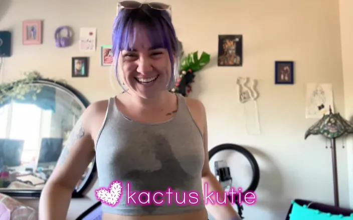 Kactus kutie: Small Bouncing Boobs Sweat in Grey Shirt