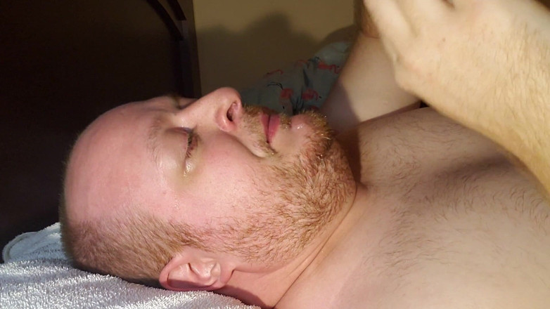 Charlieboy69: Głębokie gardło dużo dildo