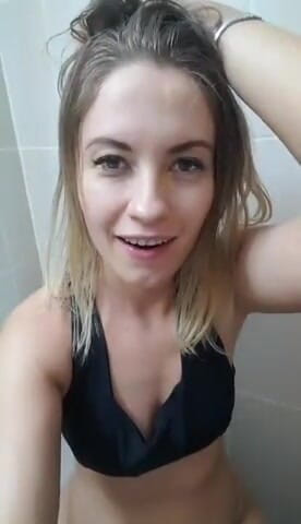 Erotic Tanya: Kompilace čůrání a prdění