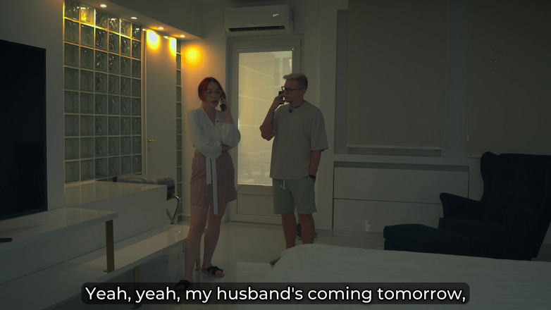 Toma Mur: Step Mom Shares Bed with Step Son in Hotel - Creampie...