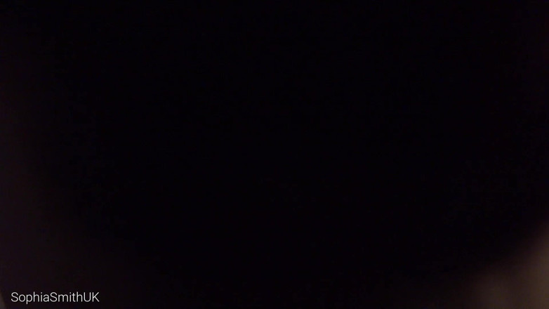 SophiaSmithUK: ASMR 대물 키스