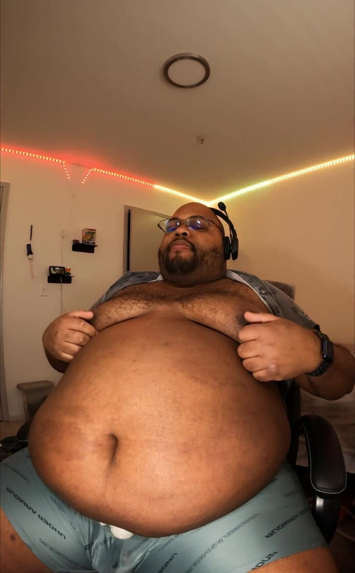 Blkhole420: İnkâr edemem ama büyüyen göbek beni sürekli azdırıyor. Sanırım yüklerim...