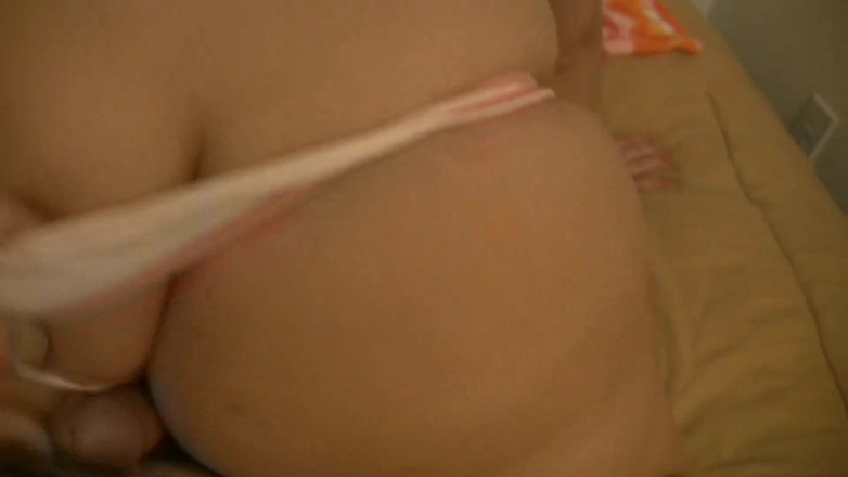 Tight little babes: Perfeito rabo chique dando a um sortudo uma dança de...