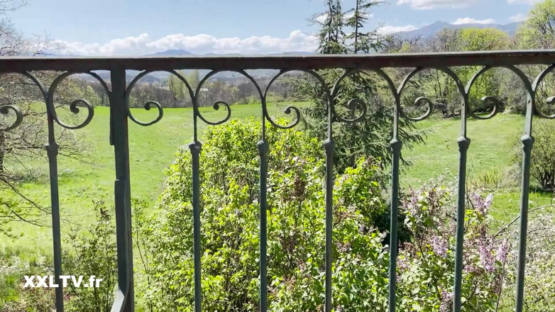 XXLTVFR: Venkovní POV s Chloe Duval