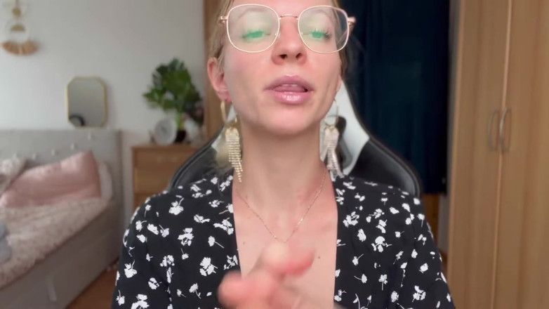 Goddess_Bella_Rae: Why the Passport Bros Are Betas in Disguise