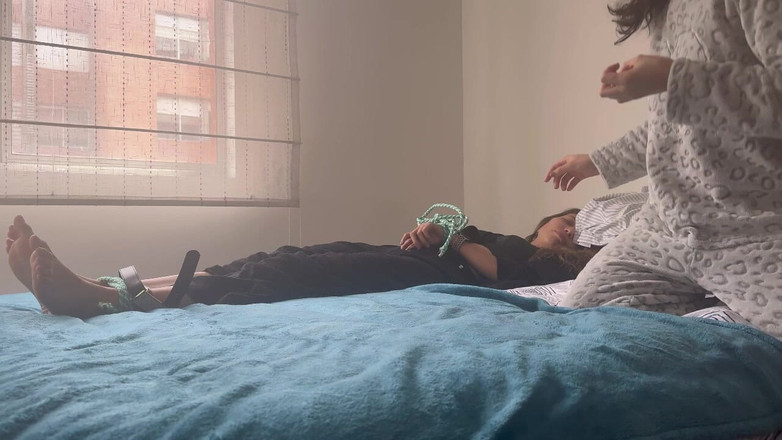 scarlettandc: Dia mengikatku dan kemudian menghadapku untuk orgasme