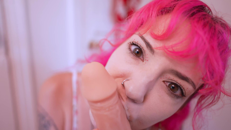 lilredvelvettt: Stiefschwester küsst deinen schwanz