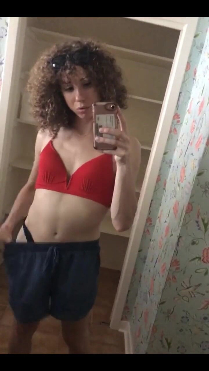 Tia Tizzianni Productions: 在湖边变得a 系列