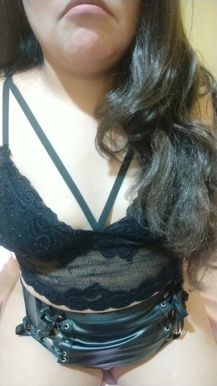 Carla Villalobos: Hraní s mojí vagínou Dal jsem do ní velké dildo,...