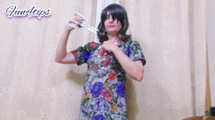 Bolly Karma: Trhám si šaty a hraju si s robertkem živě