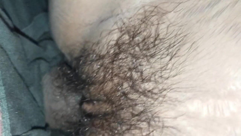 Poojarani125: Deshi menina de 18 anos lambendo buceta e sexo duro meio-irmão...