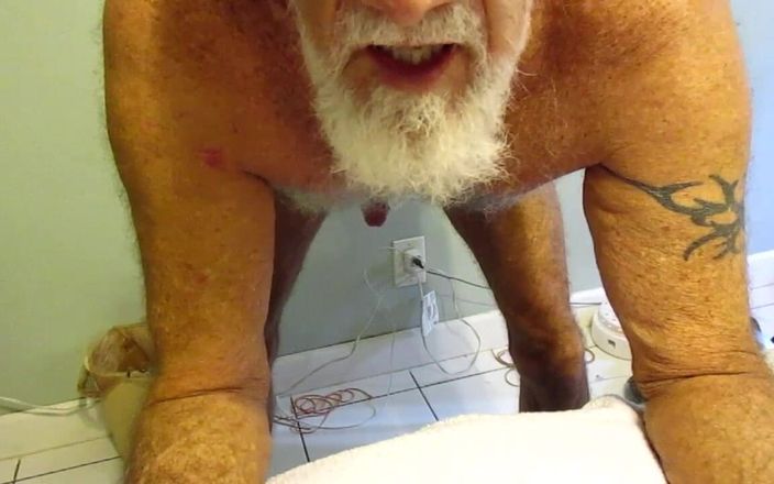 Mr hairy gardener: Bator2