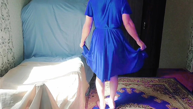 Kitty_Cross: Adorabile sissy allargo le braccia dopo un dolce pisolino pomeridiano