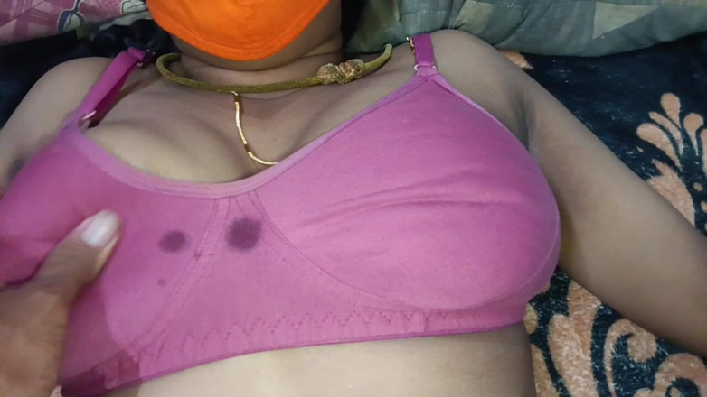 Jekka: Videoclip sexy cu fată tânără indiană