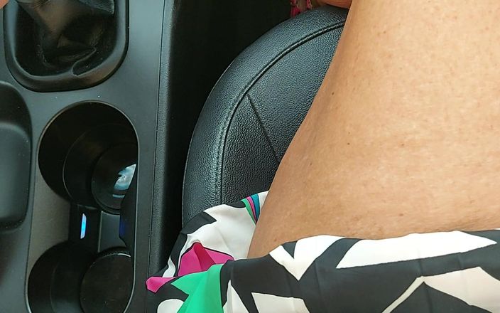 Step Mommy: Ich reibe morgens im auto meine nasse muschi durch mein...