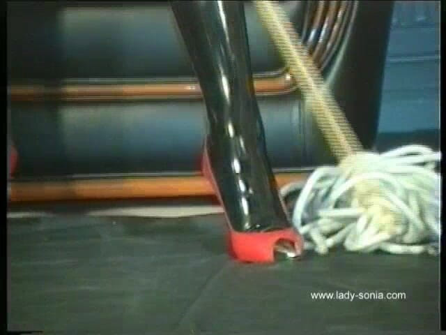 Lady Sonia: Guma w Mayfield Two