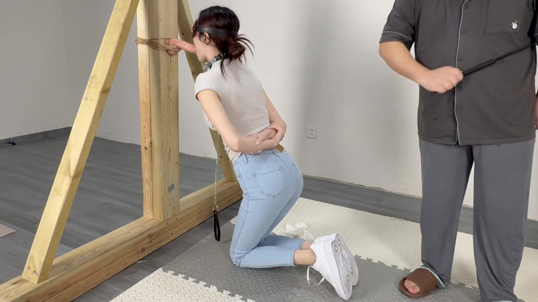 Yanmoushengyi: Encarcelar a la chica en jeans ajustados