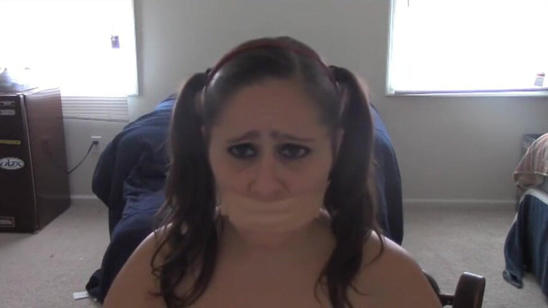 Selfgags classic: Auto amordazada en skype!