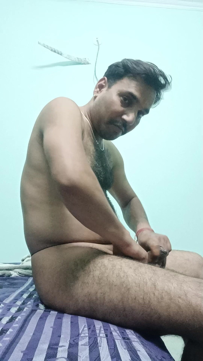 Rajasthani-old-lover: Indian desi police officer gets rest and masturbation