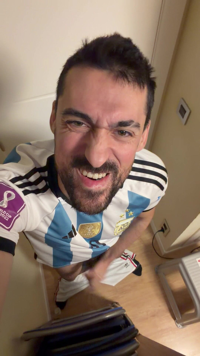 Liam Harding: Hot Stepdaddy Showing off Big Cock and Cums Like a...