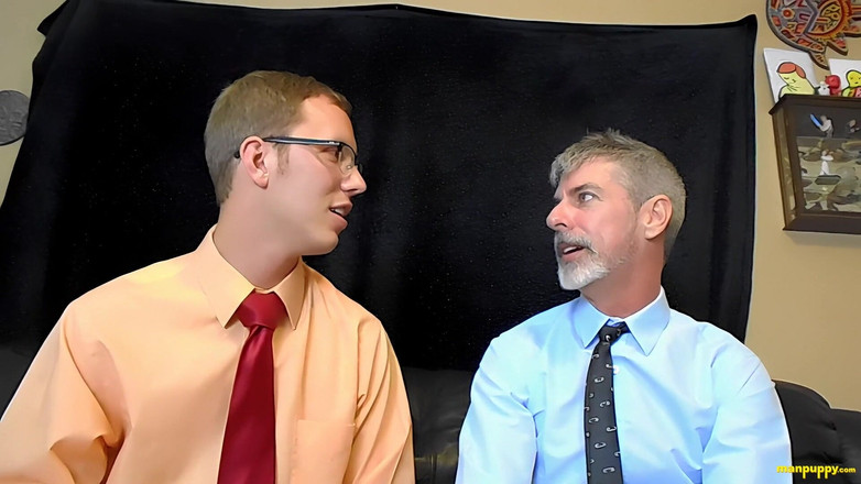 Man Puppy: Gigantyczni współpracownicy dają ci roczną recenzję