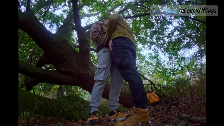 ACoupleOfGuys: Sneaky BJ at the Park