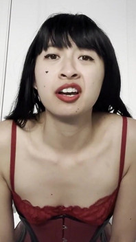 La gigantessa ti scarica nel giorno v