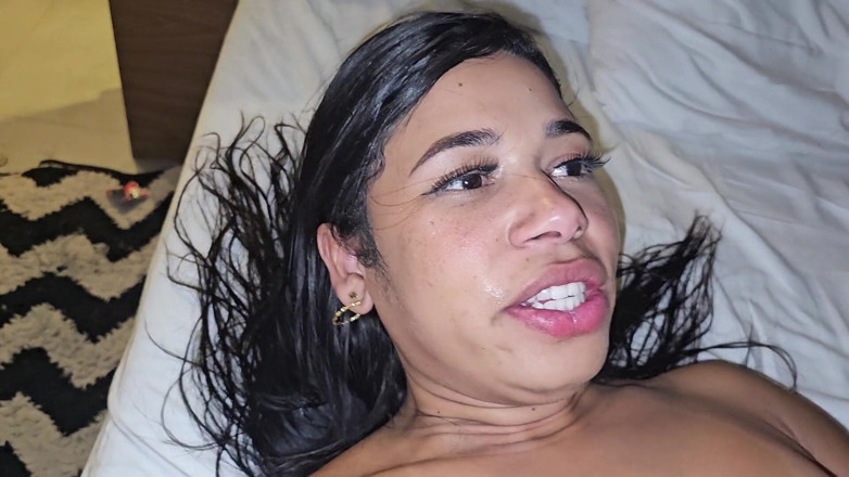 Lalla Potira: Während Der Cuckold Ruhte. Sein Freund Hat Meinen Arsch Und...