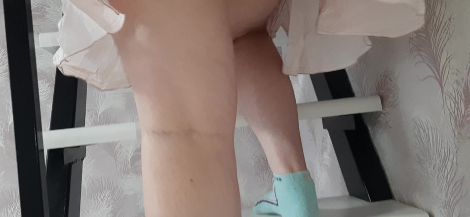 Vik_All: Mentre La Mamma Pulisce, Guardo La Sua Figa Pelosa.