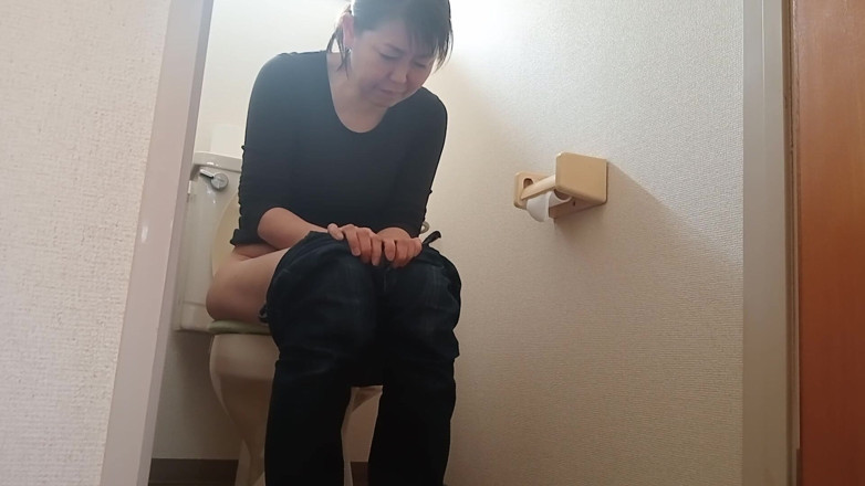 Mayumi Kanzaki: Видео с домашним туалетом замужней женщины