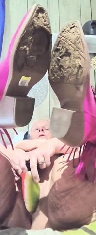 선교사로 가서 벅 와일드로 가는 이 카우걸