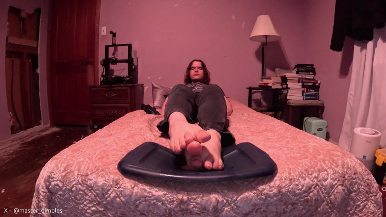 Mr Dimples: Dávám svému robertku footjob