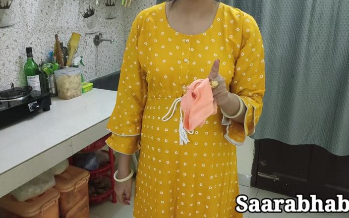 Saara Bhabhi: Hindi seksverhaal rollenspel - hete Indische stiefmoeder werd betrapt met condoom...