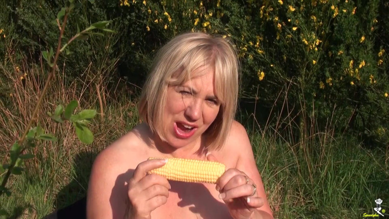 Dirty Doctors Clips: Speedybee goes wild in the country