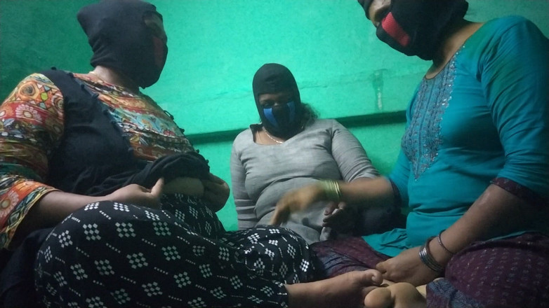 Benita sweety: Des tantes discutent d’expérience sexuelle et de sexe en missionnaire